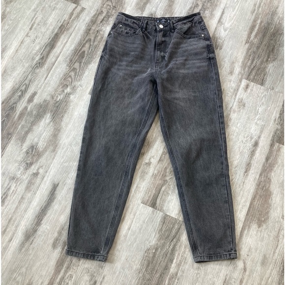 Riot high rise mom Jean from MISSGUIDED. Size 6 - Picture 3 of 6